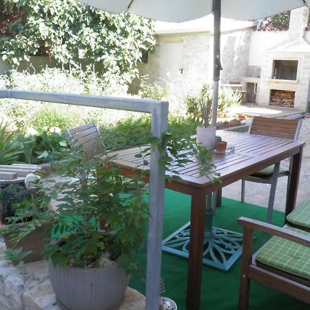 Apartments Vanesa พูลา ภายนอก รูปภาพ
