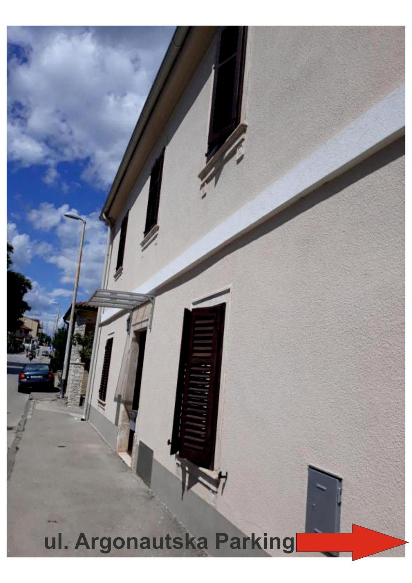 Apartments Vanesa พูลา ภายนอก รูปภาพ