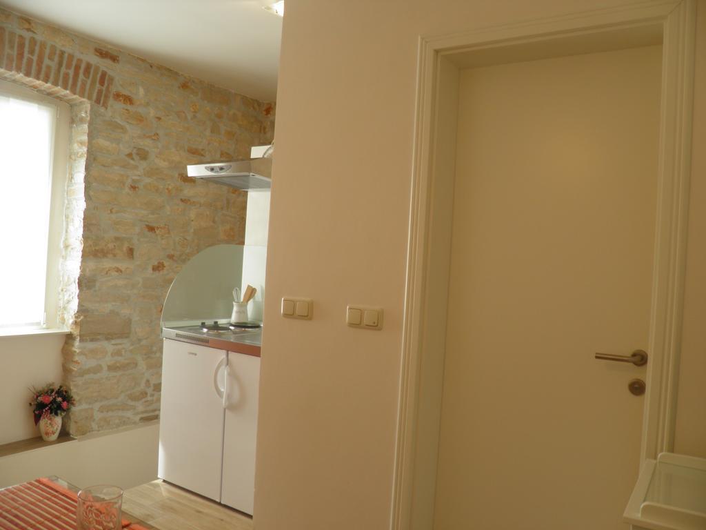 Apartments Vanesa พูลา ภายนอก รูปภาพ
